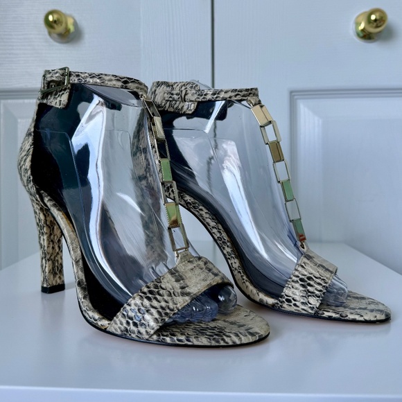 CALVIN KLEIN | Black & Cream Snakeskin Sandals Sz 7.5 - Picture 5 of 5